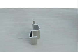 CNC数控编程——电脑锣加工的工艺难点与解决方法虽说电脑锣加工五金件的加工特点能够达到效率高，精度高，速度快等等，但是在加工过程中也会遇到些操作难点，这就需要大家在操作过程中总结经验，接下来科创五金加工厂给大家分享电脑锣加工的工艺难点与解决方法：