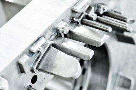 机械设计中怎样才能减少模具加工的缺陷？一起来学习合理选择和修整砂轮合理使用冷却润滑液将热处理后的淬火应力降低到最低限度消除磨削应力也可将模具在260~315℃盐浴中浸1.5 min，然后在30℃油中冷却，这样硬度可下降1HRC，残留应力降低40%~65% 。对于尺寸公差在0.01 mm以内的精密模具的精密磨削要注意环境温度的影响采用电解磨削加工，改善模具制造精度和表面质量合理选择磨削用量