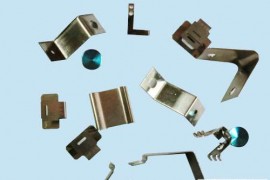 五金冲压件会出现撕裂和歪斜现象的原因