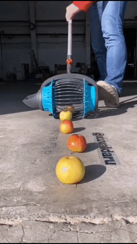 马桶堵了如何吸出来？34个机械原理、设计动画来了1、马桶疏通器原理：2、高频变压器绕组自动化生产：3、伺服电缸高负载、大推力、高精度、易维护，应用广泛：4、小型土豆收获机：5、郎酒瓶子制作工艺：6、陶瓷杯自动化生产：7、液压奶酪切割机：8、自动化摊煎饼：9、蔬菜丸子制作过程：10、自动化包子机：11、万能清扫器：12、快速部署战场铁丝网防御线：13、手持式自动螺丝机：14、自由弯管机：15、滚动式捡果器：16、铜管折弯过程，谁知道为什么不瘪：17、自动化攻丝机：18、45度管接头滚牙：19、食品,马桶堵了如何吸出来？34个机械原理、设计动画来了，直观易懂,第15张